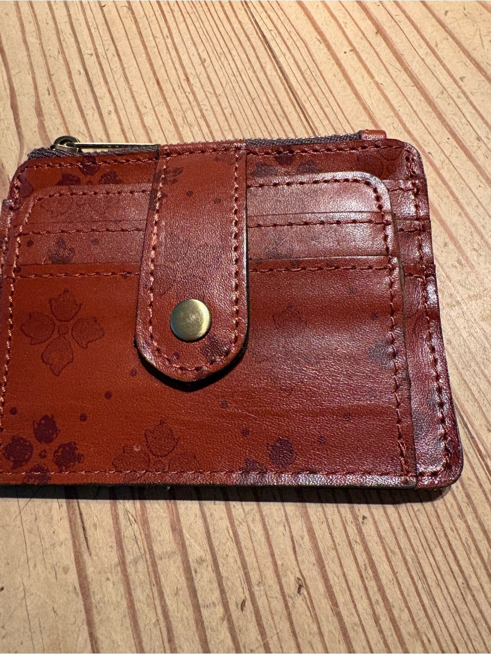 New Patricia Nash Rustic Brown Floral Embossed Leather Card Wallet - Picture 3 of 9